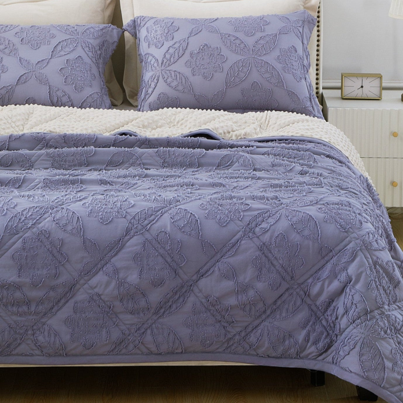 Mytickie Lavender & Beige Comforter