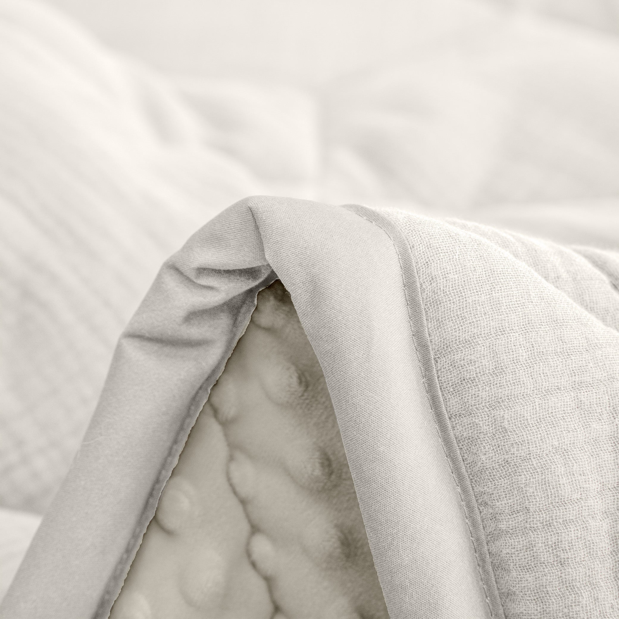 LUXE Beige Comforter