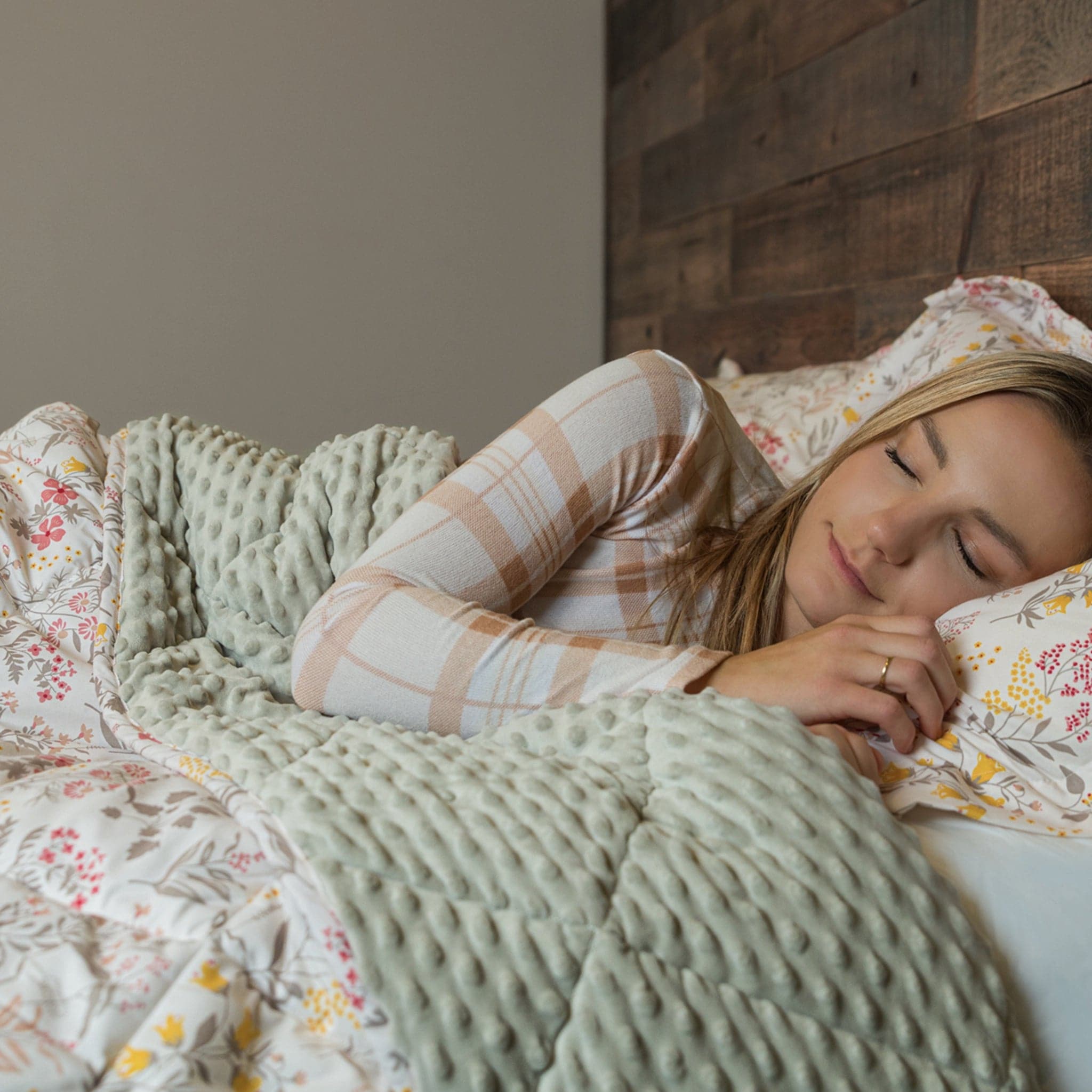 Mytickie Sweet Blossoms Comforter (Queen & Double have brown underside)