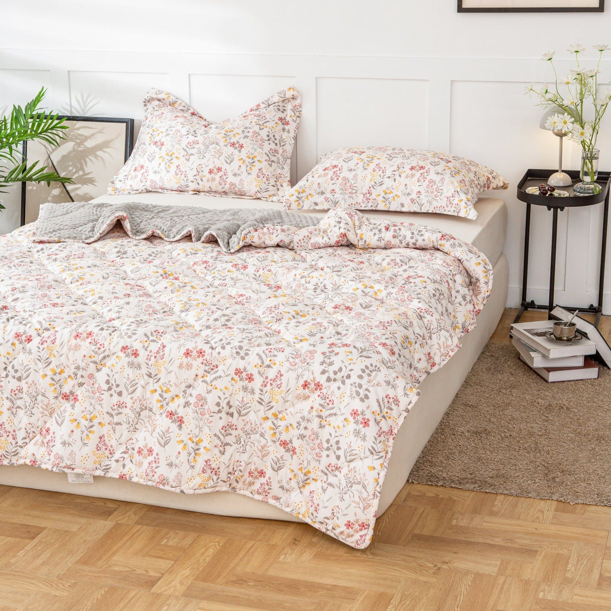 Sweet Blossoms Comforter and Pillows