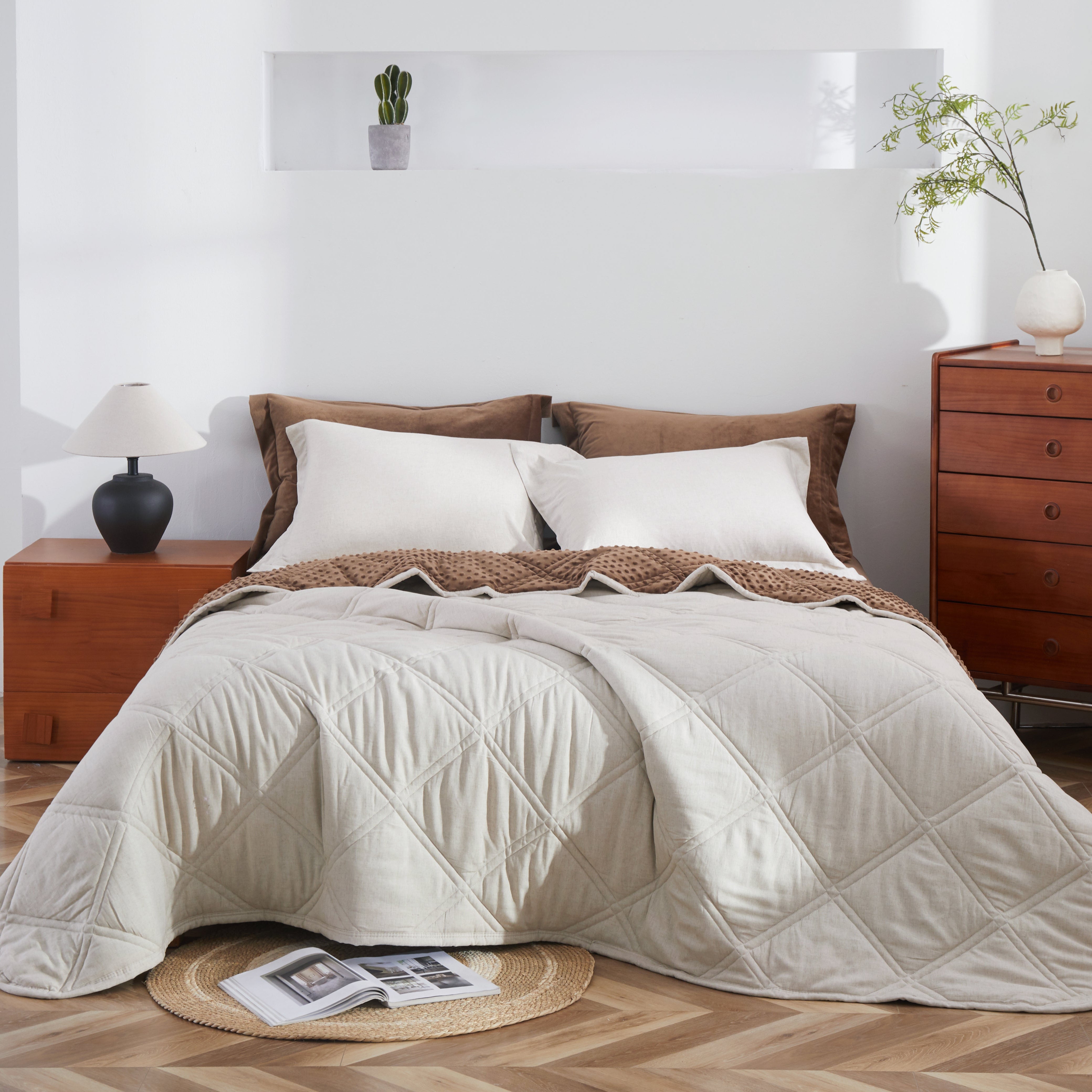 Why Minky Comforters Are Canada's Best-Kept Sleep Secret