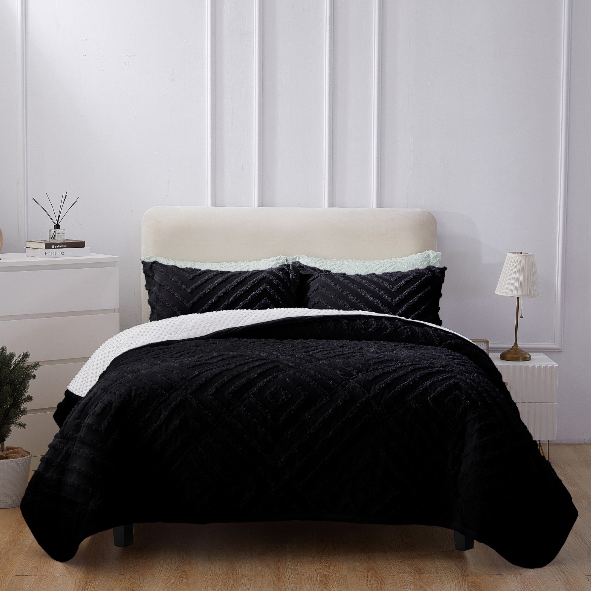 Mytickie Black Pillow Shams (Set of 2)