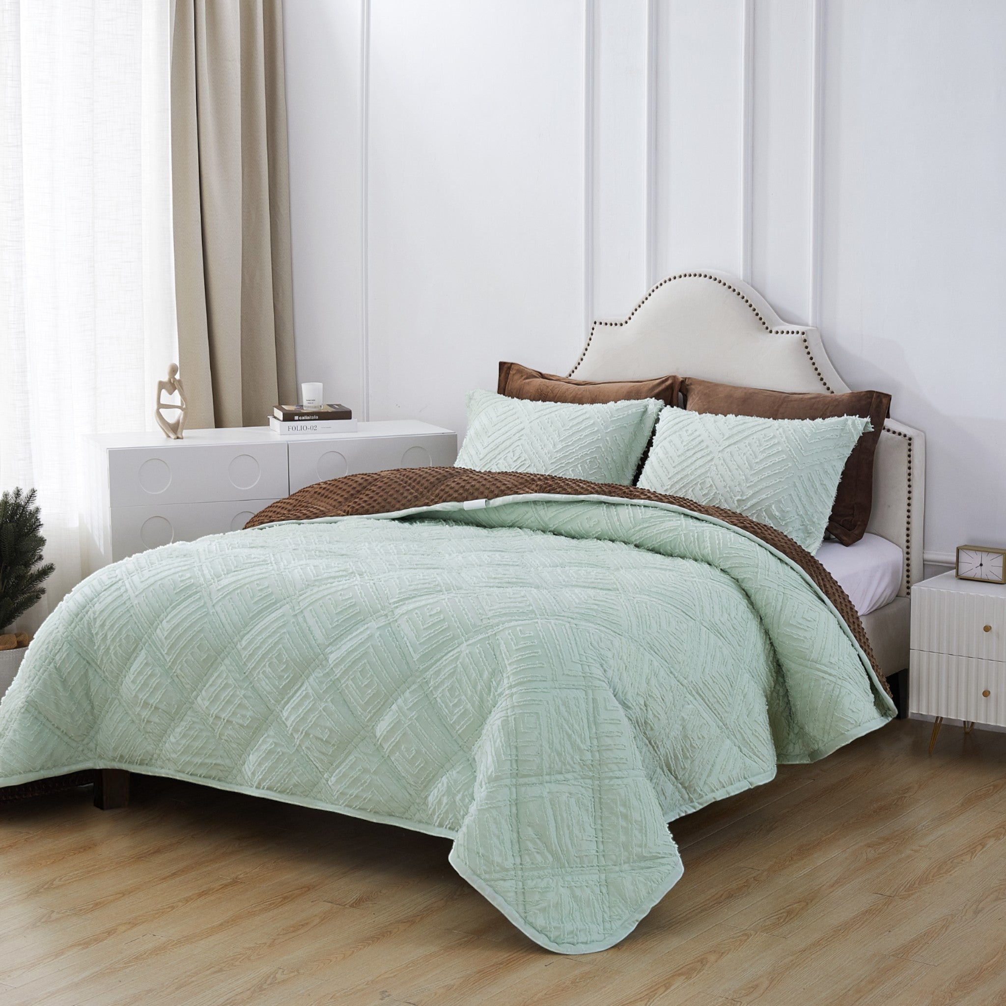 Mytickie Mint & Mocha Brown Comforter