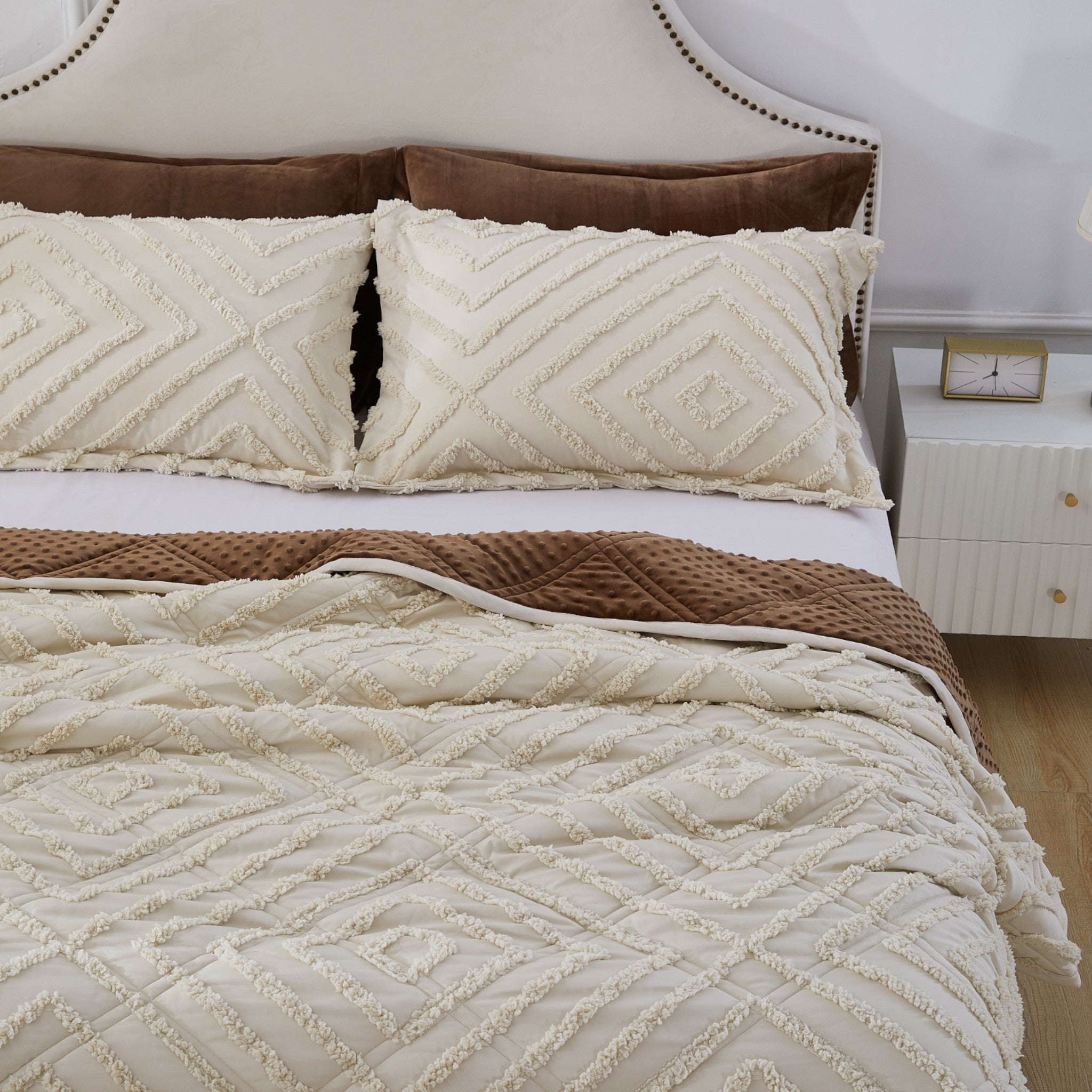 Mytickie Cream & Mocha Brown Comforter