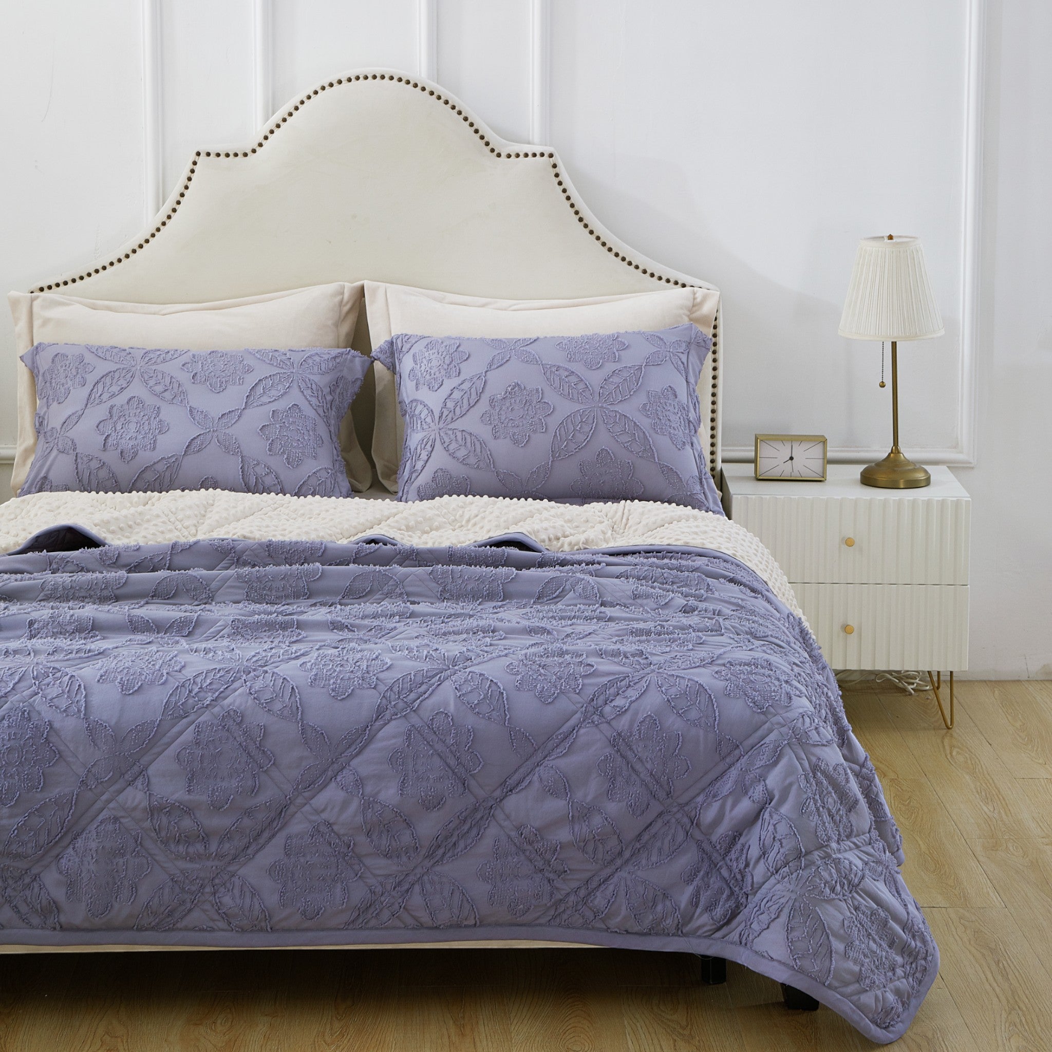 Mytickie Lavender & Beige Comforter