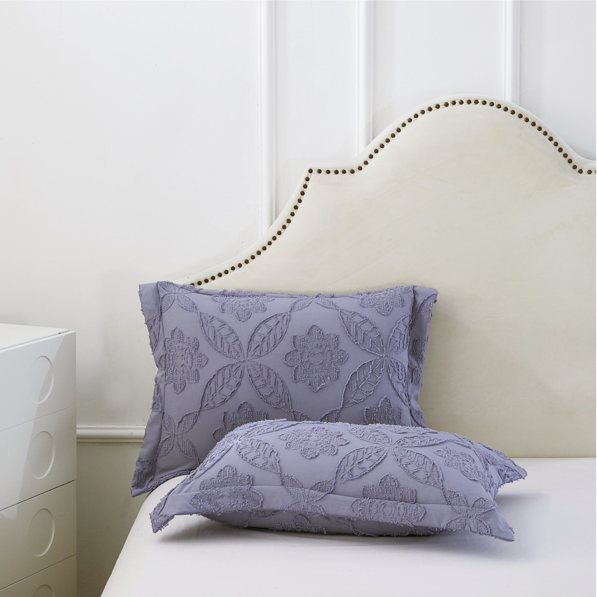 Mytickie Lavender & Beige Comforter